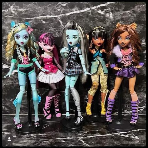 New Monster High Dolls, Monster High Doll Clothes, Arte Monster High, Monster High Pictures, Moster High, Lagoona Blue, Custom Monster High Dolls, Monster High Custom, Love Monster