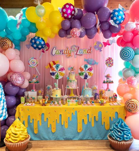 Candy Land Cakes, Candy Land Birthday, Candy Centerpiece, Candyland Cake, Baby Christmas Photos, Candyland Birthday, Candyland Party, Birthday Event, Candy Theme