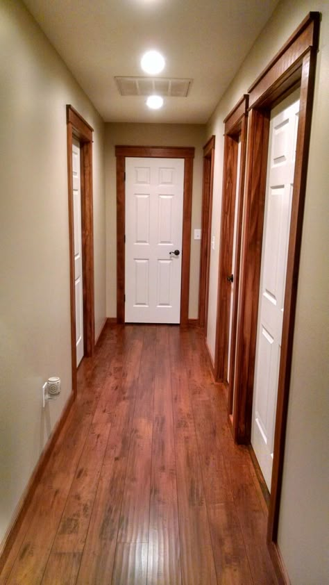 White painted doors with stained wood trim.... Rustic cozy look for 2020 Interior Door Color, Stained Wood Trim, White Interior Door, Natural Wood Trim, Interior Door Colors, White Interior Doors, Stained Trim, Residential Exterior, Stained Doors