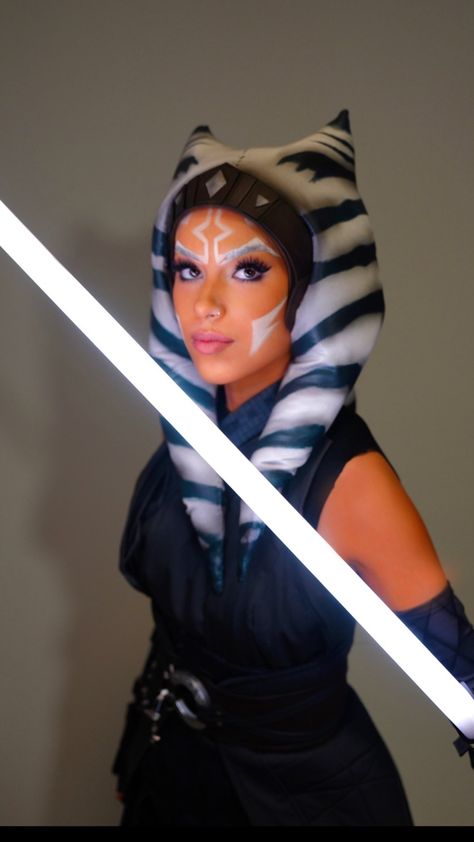 Solo Halloween Costumes College, Halloween Costumes Solo, Solo Halloween Costumes Women, Ahsoka Tano Costume, Ahsoka Tano Cosplay, Solo Halloween Costumes, Women Halloween Costumes, Zombie Cheerleader, Wednesday Addams Costume