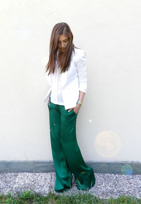 Bottle Green Outfit, Forever Green, Work Chic, Cocktail Attire, Green Outfit, Green Pants, Bottle Green, Wardrobe Basics, White Blazer