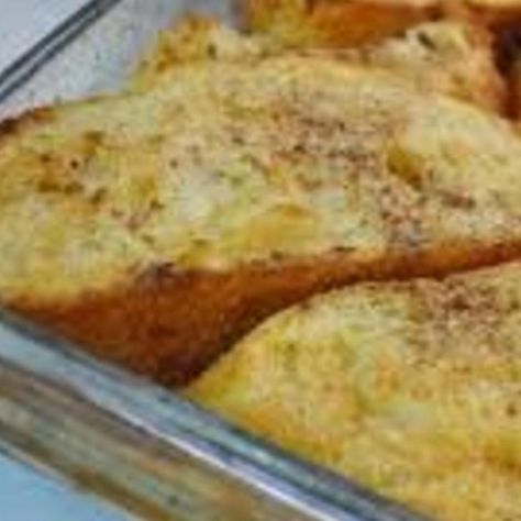 This is my go-to recipe when guests stay over. I can make it the night before and just pop it in the oven. Everyone loves it and I can spend time visiting instead of standing over a griddle! Upside Down French Toast, Pineapple French Toast, Vanilla French Toast Recipe, Mandarin Orange Cake Recipe, Caramel French Toast, Oven French Toast, Oven Baked French Toast, Vanilla French Toast, Cinnamon French Toast Bake