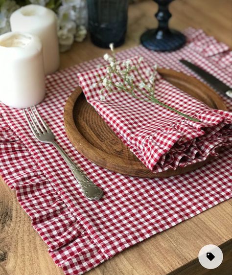 Diy Table Placemats, Table Cloth Designs Ideas, How To Sew Placemats, Diy Place Mats, Place Mats Ideas, Placemats Ideas Diy, Table Mats Ideas, Sewing Placemats, Sew Placemats