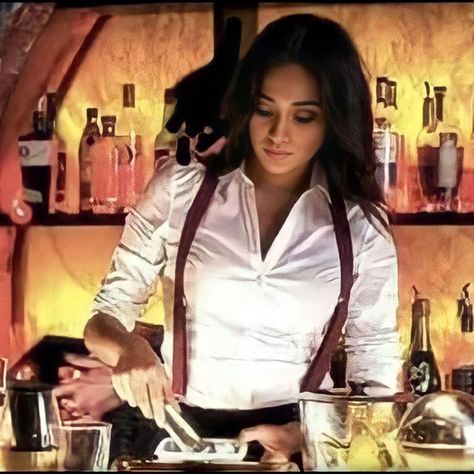 Bartender Uniform, Bar Uniform, Female Bartender, Bartender Outfit, Restaurant Uniforms, Shay Mitchell, Work Uniforms, Summer Prints, Curvy Outfits