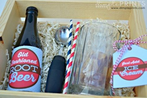 Beer Gifts Basket, Homemade Gifts For Mom, Auction Baskets, Beer Cake, Beer Float, Vintage Baby Shower, Boating Gifts, Free Printable Gifts, Root Beer Float