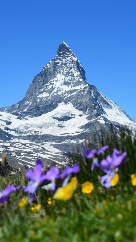 Summer Vacation Activities, Best Countries To Visit, Mountain Landscape Photography, World Most Beautiful Place, Adventure Travel Explore, Landscape Photography Nature, Places In The World, Dream Travel Destinations, Zermatt