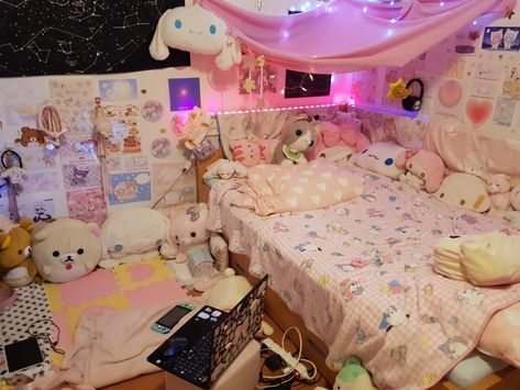 Little Spaces Room, Little Safe Space Aesthetic, Safe Space Aesthetic, Age Reggresion Room, Anime Bedrooms, Landmine Girl, Little Spaces, Space Aesthetic, Hello Kitty Baby