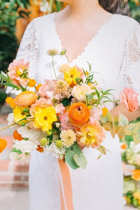 Mary's Blooming House - fine art wedding and event floral design in San Francisco Bay Area, Californ Citrus Colored Wedding Flowers, Orange Bouquet Wedding, Citrus Bouquet, Bright Bouquet, Hunter Wedding, Orange Bouquets, Citrus Wedding, Yosemite Elopement, Spring Wedding Flowers