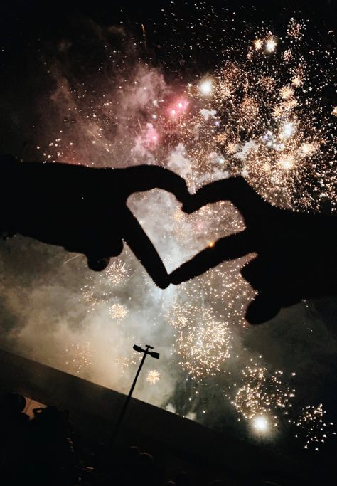 New Years Aethestic, Firework Photoshoot, New Years Pfp, New Years Aesthetic, Celebration Photos, Fireworks Pictures, Diwali Pictures, New Year Pictures, Hand Heart