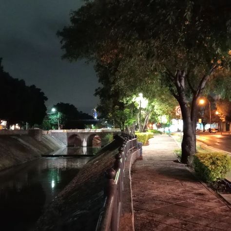 Paseos nocturnos por ciudades coloniales, son lo mejor que hay 😍🕍🌌🌹