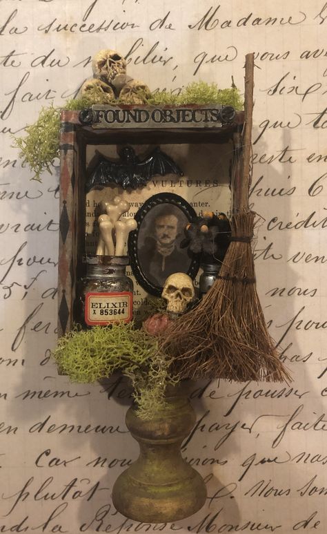 Tim Holtz inspired Halloween vignette box Prim Halloween, Halloween Vignette, Halloween Shadow, Halloween Diorama, Tim Holtz Halloween, Halloween Shadow Box, Tiny Bottles, Cheap Halloween Decorations, Tim Holtz Crafts