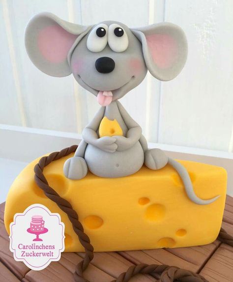 Animal Cupcakes Easy, Mouse Crafts, Cake Decorating With Fondant, Fondant Animals, Cake Topper Tutorial, Fondant Cake Toppers, Animal Cakes, Clay Crafts Air Dry, Fondant Toppers