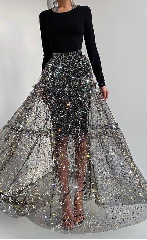 Sparkly Dress Party, Glittery Outfits, Glitter Skirt, Aesthetics Fashion, Fancy Skirts, Sparkle Outfit, Glitters Skirt, Vegas Dresses, Sparkly Dress