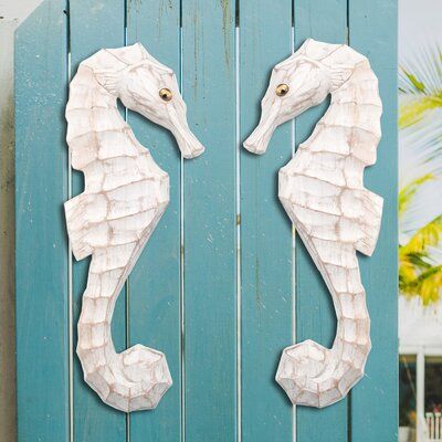 Nautical Sculpture, Seashell Wall Decor, Plate Shelf, Seahorse Decor, White Wash Walls, Seashell Ideas, Coastal Decorating Ideas, Coastal Deco, Compass Wall Decor