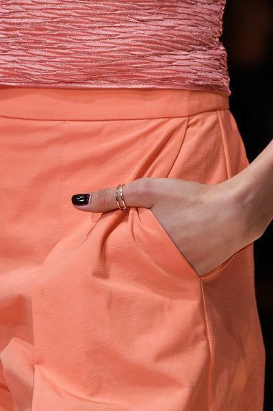 Coral Pantone, Peach Echo, Coral Colors, Coral Fashion, 2016 Runway, Blue Photography, Living Coral, Coral And Gold, Coral Peach