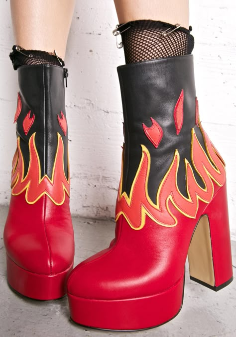 Shellys London Flame Boots ...u have walked thru fire and made it to the other side. These lit ankle boots feature a soft leather construction with flames runnin’ up the sides, covered platforms, chunky heels and inner ankle zipper closure. Flame Boots, Goth Outfit, Dr Shoes, Fashion Guide, Pretty Shoes, Dream Shoes, Heel Boots, Platform Boots, High Heel Boots