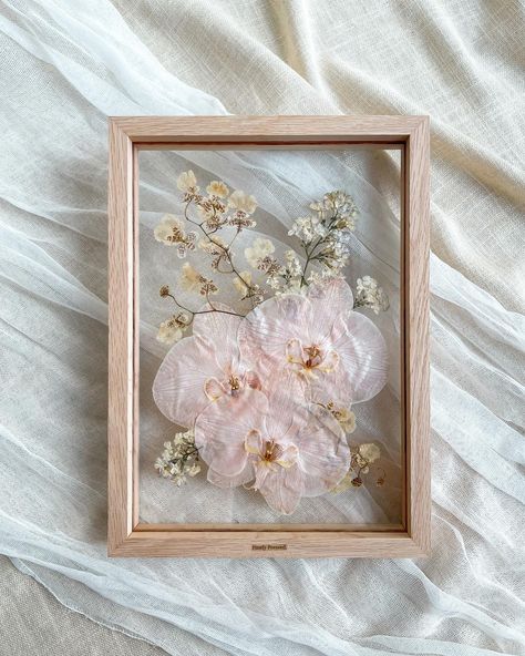 Pressed Wedding Flowers, Bouquet Frame, Flower Keepsake, Framed Flowers, Flower Pressing, Wedding Bouquet Preservation, Floral Business, Future Job, Bouquet Preservation