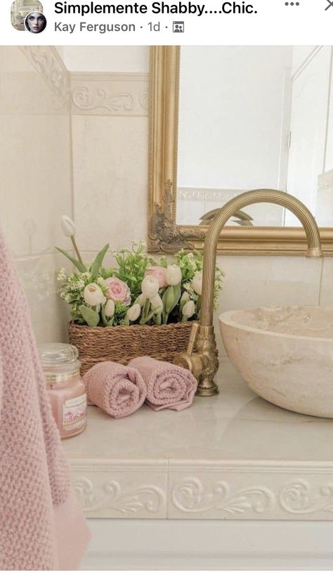 Dream Bakery, Styl Shabby Chic, Pink Bathroom, Dream Apartment, Dream House Interior, Spring Home Decor, Dream Rooms, Spring Home, Beautiful Bathrooms