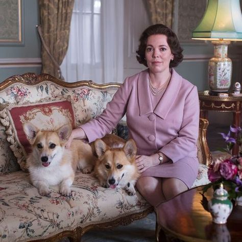 The Crown Queen Elizabeth, Crown Queen Elizabeth, The Crown Season 3, Crown Tv, List Of Tv Shows, Olivia Coleman, Crown Netflix, Alex Borstein, The Crown Season