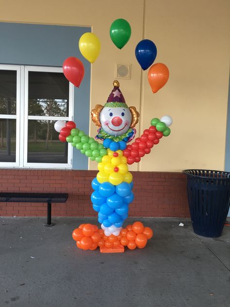 Carnival Birthday Theme, Clown Balloons, Carnival Party Decorations, Circus Birthday Party Theme, Carnival Birthday Party Theme, Birthday Decorations At Home, Circus Decorations, Circus Theme Party, Jungle Theme Birthday