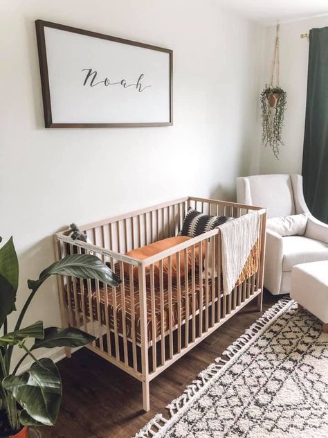 This baby boy nursery is modern and adorable in ivory, grey and rust tones. Cozy Nursery Ideas, Luxury Baby Nursery, Nursery Plants, Baby Nursery Inspiration, Baby Room Neutral, Baby Nursery Neutral, Cozy Nursery, Nursery Room Design, Baby Room Inspiration