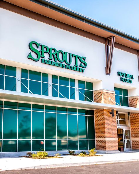 11 Things You Should Know Before Shopping at Sprouts for the First Time | Kitchn Sprouts Grocery, Fresh Produce Sign, Sprouts Market, Produce Market, Types Of Sushi, Deli Style, Sprouts Farmers Market, Rice Ingredients, Fresh Groceries