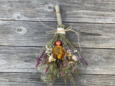 Cinnamon Broom Ideas Fall, Square Wreath, Bridesmaid Proposal Box, Dried Flower Arrangements, Wedding Celebration, Halloween Boo, Flower Show, Moon Child, Dried Flower