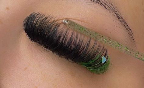 Eyelash Extensions With Green, Dark Green Lash Extensions, Lashes With Green Color, Green Lash Extensions Styles, Lash Extensions With Green, Colour Lashes Extensions, Green Lash Extensions, Green Eyelash Extensions, Coloured Lash Extensions