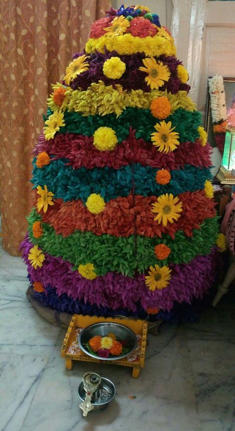 Bathukamma Batukamma Decoration Ideas, Bathukamma Designs, Batukamma Decoration, Bathukamma Decoration Ideas, Bhathukamma Festival, Bathukamma Images, Batukamma Images, Telugu Culture, Pink Blouse Designs