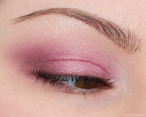 Light Pink Eyeshadow Looks, List Of Makeup Products, Light Pink Makeup Looks, Light Purple Makeup, Light Purple Eyeshadow, Pink Purple Makeup, Light Pink Eyeshadow, Light Purple Wedding, Purple Eyeshadow Looks