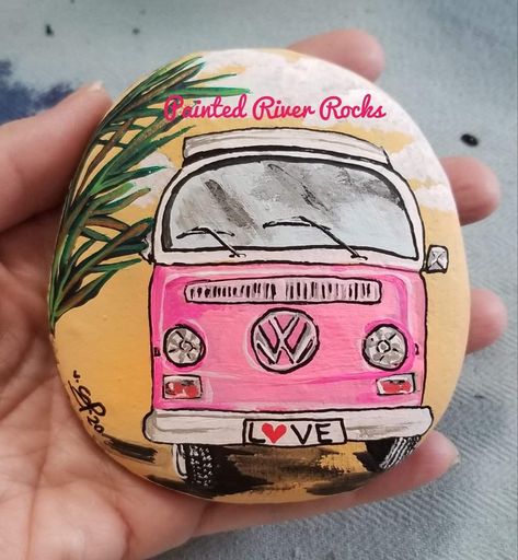 Barbie Painted Rocks, Vans Painted, Painted River Rocks, Stone Pictures Pebble Art, Hippie Painting, Diy Rock Art, Stone Pictures, Rock Painting Ideas Easy, Painted Rocks Diy