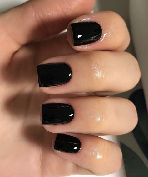 Plain Black Gel Nails, Short Black Gel X Nails, Black Short Natural Nails, Black Short Square Nails Ideas, Black Square Acrylic Nails Short, Black Square Gel Nails, Nails Short Acrylic Black, Nail For Short Fingers, Black Short Manicure