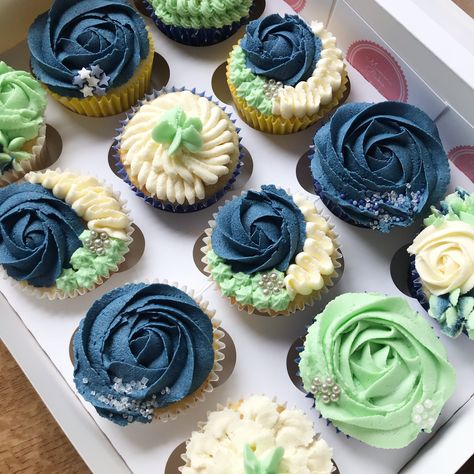 Blue and mint green cupcakes Mint Green Cupcakes, Shades Of Green Cupcakes, Blue And Green Cupcakes, Dark Teal Cupcakes, Green Theme Cupcakes, Light Green Cupcakes, Baby Boy Cupcakes, Green Cupcakes, Mothers Day Cupcakes