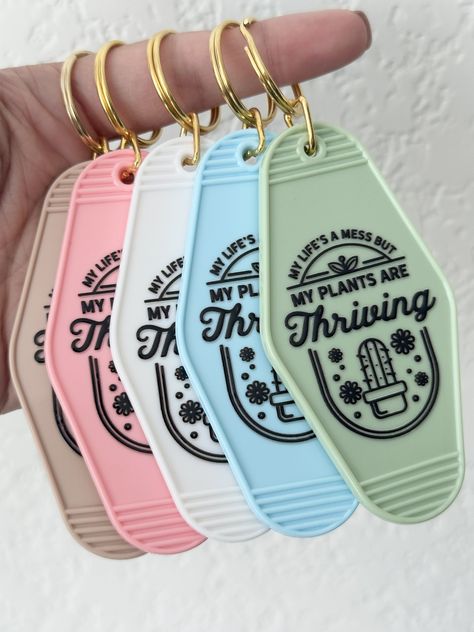 Cute vintage inspired motel keychain decorated with UV decals. Retro Keychain, Retro Motel, Photoshop Tutorial Graphics, Motel Keychain, Small Business Packaging Ideas, Small Business Packaging, Diy Keychain, Photoshop Tutorial, Colorado Springs