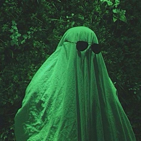 Green Ghost Aesthetic, Green Halloween Aesthetic, Ghost Aesthetic, Dance Dance Dance, Green Ghost, Green Halloween, Halloween Aesthetic, Hello Friend, Ghost