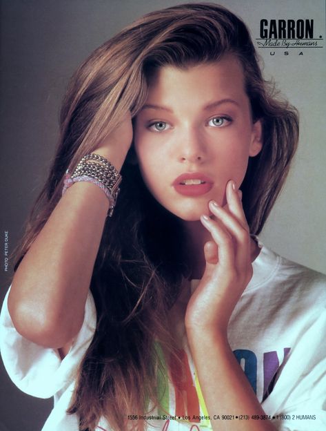 90s Teen Fashion, Mila Jovovich, Sensual Seduction, Milla Jovovich, Badass Women, Celebrity Photos, Most Beautiful, Hollywood, Actresses