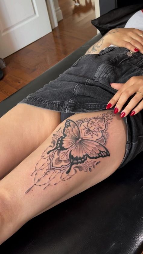 Front Thigh Tattoos, Butterfly Leg Tattoos, Thigh Piece Tattoos, Girl Thigh Tattoos, Hip Thigh Tattoos, Hip Tattoos Women, Pieces Tattoo, Chest Tattoos For Women, Thigh Tattoos