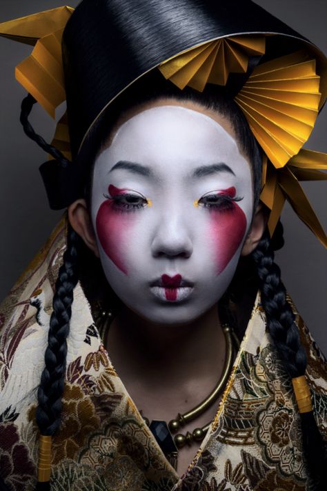 imickeyd: "по Akiomi Курода" Face Paint, A Woman, Mask, Paint, Makeup, Hair, Photography, Red, White