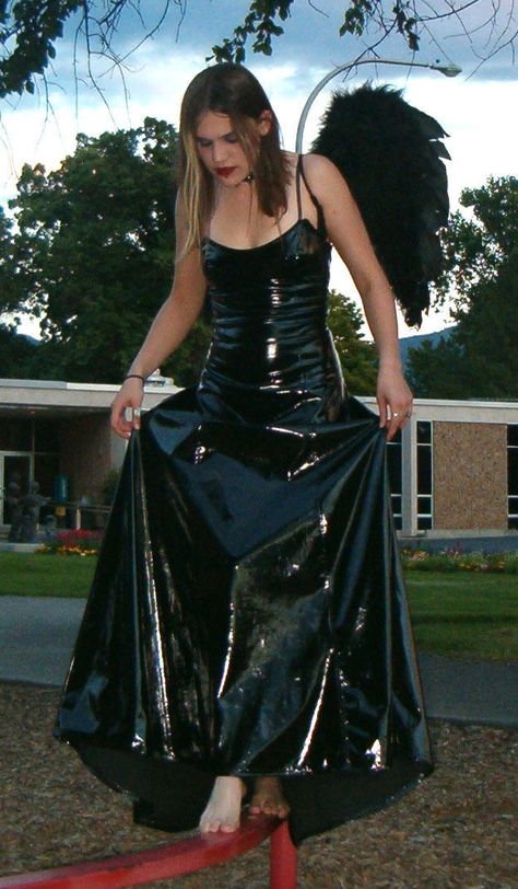 October Fest Outfit, 2000s Goth Fashion, Goth Summer Outfits, 90s Mall Goth, Goth Outfit Ideas, Goth Princess, Gothic Princess, Mall Goth, Goth Outfits