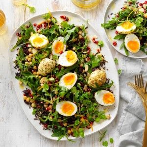 Lunch Recipes With Eggs, Simple Rice Recipes, Vegetarian Xmas, Pomegranate Recipes Salad, Rice With Egg, Vegetarian Christmas Recipes, Christmas Menu Ideas, Recipes With Eggs, Health Benefits Of Eggs