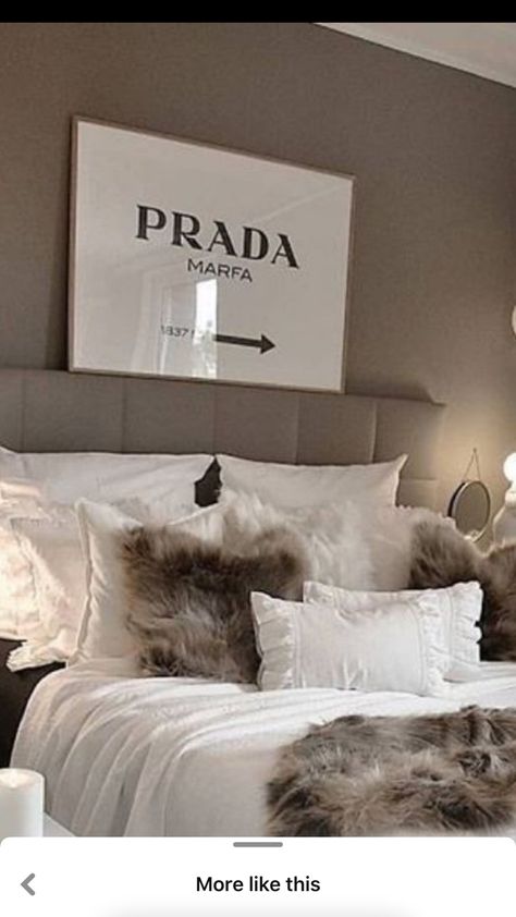 Prada Frame Decor, Prada Wall Decor, Prada Bedroom Ideas, Prada Picture Wall Art, Gossip Girl Bedroom Inspiration, Prada Poster Bedroom, Prada Room Decor, Picture Frame Above Bed, Prada Bedroom