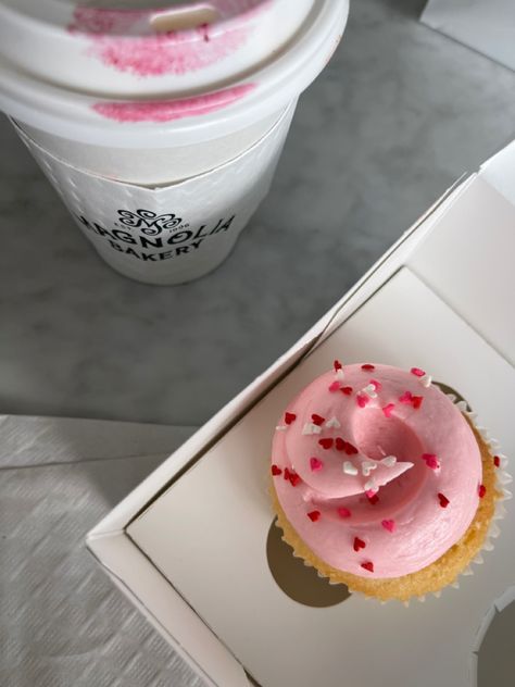 #valentines #valentinesday #blogger #fashion #aesthetic #magnoliabakery #cute #datenight Happy V Day, Magnolias Bakery, V Day, Blogger Fashion, Fashion Aesthetic, Fashion Details, Aesthetic Pictures, Date Night, Valentines Day