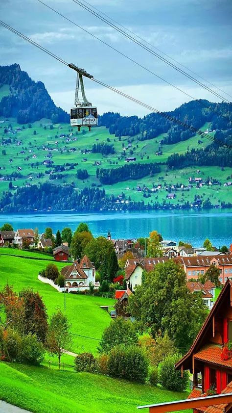 Photo Beautiful Tuesday, Switzerland Tourism, Switzerland Vacation, Family Vacation Spots, Weird Images, Go Up, Most Beautiful Places, Travel Around The World, Vacation Spots