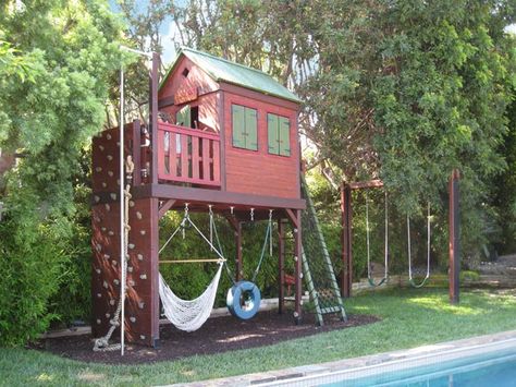 pictures of swing sets with climbing wall Play Structures For Kids, Playground Kids, Backyard Playset, Outdoor Play Structures, Outdoor Playset, Kids Backyard Playground, Tree House Diy, Build A Playhouse, Tree House Kids