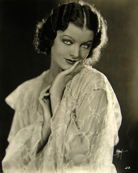 Myrna Loy (photo by Max Munn Autrey) Loretta Young, Louise Brooks, Myrna Loy, Actrices Hollywood, Silent Movie, Old Hollywood Glamour, Golden Age Of Hollywood, Vintage Hollywood, Belle Epoque