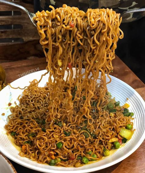 Hand some food’s Instagram post: “Noodles 😍🤤 😍  Comment down you love this 👇 . . . . . . . . . . . .  Credit : @thisisdelhi . . . . . . . . . . . .. . . . . . ...🔝🔝🔝🔝🔝🔝🔝🔝🔝🔝…” Noodles Pic, Wai Wai Noodles, Saucy Noodles, Masala Maggi, Snack Pictures, Noodle Pasta, Maggi Recipes, Foodie Pics, Vegetarian Snacks Recipes