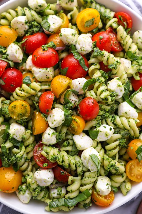 Pesto Pasta Salad with Tomatoes & Mozzarella - Kalefornia Kravings Greek Pasta Salads, Pasta Salad With Tomatoes, Easy Pesto Pasta, Shrimp Bowls, Easy Italian Pasta Salad, Homemade Pesto Recipe, Chili Lime Shrimp, Salad With Tomatoes, Tomatoes Mozzarella