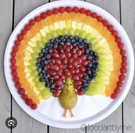 Fruit For Thanksgiving Dinner, Butterfly Fruit Tray Ideas, Turkey Shaped Fruit Tray, Fruit Platter For Thanksgiving, Thanksgiving Fruit Pizza, Thanksgiving Snack Tray, Fruit For Thanksgiving, Fruit Thanksgiving Ideas, Thanksgiving Creative Food