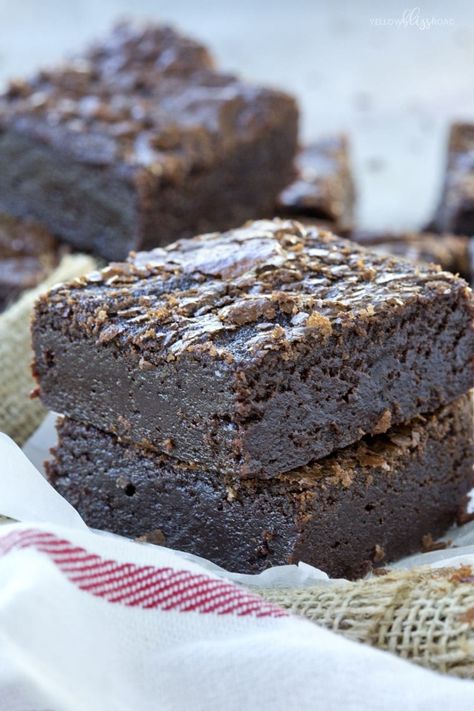 One Bowl Brownies, Yellow Bliss Road, Biscuits Graham, Best Brownie Recipe, Brownies Recipe Homemade, Cookie Brownie Bars, Delicious Appetizer Recipes, Homemade Brownies, Weekly Meal Plan