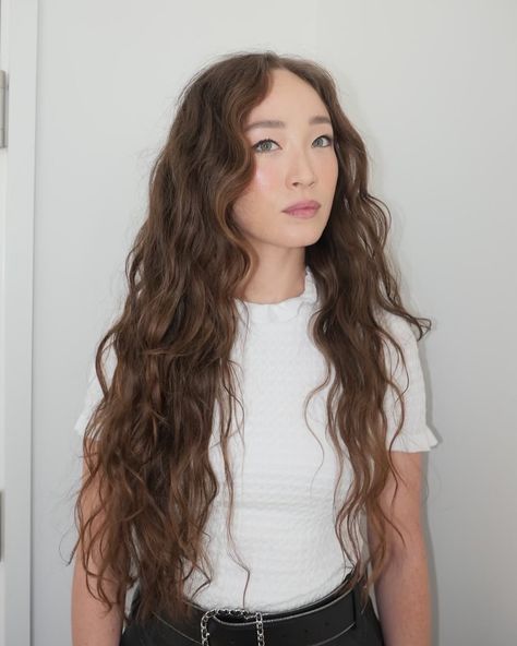 Textured Waves Havana Rose Liu, One Length Bobs, Taylor Russell, Curly Hair Tutorial, Swan Song, Lob Haircut, Pin Curls, Effortless Hairstyles, Celebrity Hair Stylist